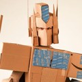 Bercosplay Optimus Prime, Lebih Tepatnya, Amazon Prime!