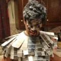 Cosplay Sebagai 50 Shades of Grey, Secara Harafiah