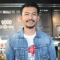 Rio Dewanto di Latte Art Competition Cozyfield x Viva Barista