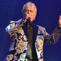 Air Supply Buka Konser dengan 4 Buah Lagu, Yaitu 'Sweet Dreams', 'Even The Nights', 'Just As I Am' dan 'Every Woman'