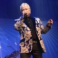 Penampilan Russell Hitchcock Air Supply di Konser '40th Anniversary - Celebration of Love'
