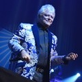 Penggemar Air Supply Dimanjakan dengan Suara Emas Russell Hitchcock