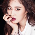 Kwon Yuri Girls' Generation di Majalah Vogue Edisi April 2017