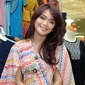 Sheza Idris di Pameran Batik Mangga Dua Square
