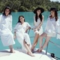 Sally Adelia, Jessica Iskandar, Karenina Sunny dan Chacha Frederica Nikmati Matahari dan Pemandangan Laut Lepas