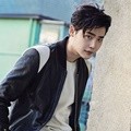 Lee Jong Suk di Majalah L'Officiel Hommes Edisi Maret 2017