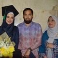 Orang Tua dan Suami Dampingi Shireen Sungkar Wisuda