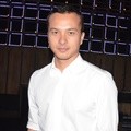 Nicholas Saputra di Acara 1 Tahun HOOQ