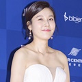 Kim Ha Neul di Red Carpet Baeksang Arts Awards 2017