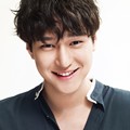 Go Kyung Pyo di Majalah InStyle Edisi Mei 2017