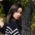 Victoria f(x) Tatap Tajam Kamera di Majalah Vogue Me Edisi Juni 2017