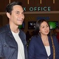 Darius Sinathrya dan Donna Agnesia Ditemui di Gandaria City