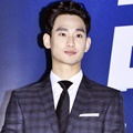 Kim Soo Hyun Hadiri Konferensi Pers Film 'Real'