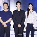 Lee Sung Min, Kim Soo Hyun dan Sulli di Premiere Film 'Real'. Lee Sung Min Berperan Sebagai Choi Jin Gi.