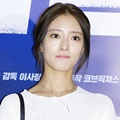 Lee Se Young Tampil Anggun Hadiri Premiere Film 'Real'