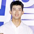 Penampilan Gagah Taecyeon 2PM di Premiere Film 'Real'