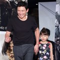 Hwang Jung Min Gandeng Kim Su An di VIP Premiere Film 'Battleship Island'