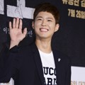 Senyum Ceria Park Bo Gum di VIP Premiere Film 'Battleship Island'