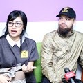 Della Wulan dan Diego Michiels Ditemui Usai Mengisi Program 'Rumpi'