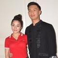 Nikita Willy Potong Daging Kurban Ditemani Pacar