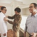 Selain doa bersama, Anies-Sandiaga ternyata juga berpuasa dan salat berjamaah.