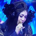 Syahrini tampil spesial dengan hiasan kepala di Silet Awards 2017.
