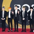 Baru comeback, SF9 tampil percaya diri di red carpet Busan One Festival 2017.