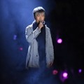 Penyanyi senior Choi Baek Ho tampil sekaligus merayakan 40 tahun debutnya di Busan One Festival 2017.