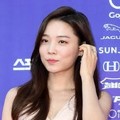 Yoon So Hee di Red Carpet Seoul Awards 2017