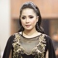 Nagita Slavina kembali menjadi highlight artis cantik yang hadir di acara Panasonic Gobel Awards 2017.
