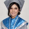 Baby Niken Raih Gelar Sarjana