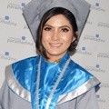 Baby Niken Raih Gelar Sarjana