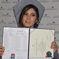 Baby Niken Raih Gelar Sarjana