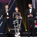 Choi Tae Joon, Gong Seung Yeon dan Shin Hyun Soo Raih Piala New Wave Award