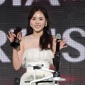 Min Hyo Rin Raih Piala AAA Choice Award