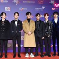 Para member GOT7 Tampil Keren meramaikan red carpet MAMA 2017 Hong Kong.