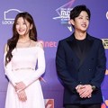 Kim Yoo Jung dan Kim Min Suk di red carpet MAMA 2017 Hong Kong.