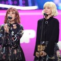 Bolbbalgan4 meraih piala Best Vocal Performance di MAMA 2017 Hong Kong.