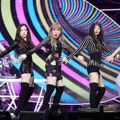 Penampilan Red Velvet di panggung MAMA 2017 Hong Kong.