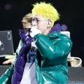 Penampilan Zico Block B di panggung MAMA 2017 Jepang.