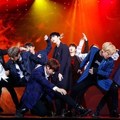 Penampilan Wanna One di panggung MAMA 2017 Vietnam.