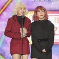 Bolbbalgan4 Raih Piala Top 10 Artist