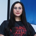 Aura Kasih di Konferensi Pers Film 'Keluarga Tak Kasat Mata'
