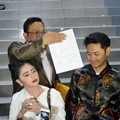 Dewi Persik dan Angga Wijaya Ditemui di Mapolda Metro Jaya