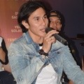 Vino Bastian di Konferensi Pers Film 'Chrisye'