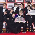 Sebagai grup rookie yang tengah populer, Wanna One pun juga ikut menghadiri KBS Gayo Daechukje 2017.
