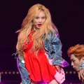 HyunA kemudian memanjakan penonton dengan tampil seksi membawakan lagu 'Lip & Hip' di KBS Gayo Daechukjae 2017.