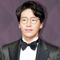 Seriusnya Uhm Ki Joon di Red Carpet SBS Drama Awards 2017