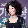 Hwang Seok Jeong tampil nyentrik di Red Carpet SBS Drama Awards 2017