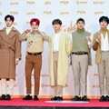 Penampilan unik dari ketujuh member Monsta X di red carpet Golden Disc Awards 2018.